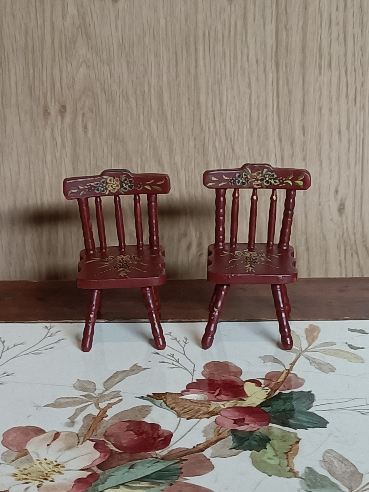 Twee mooie stoeltjes poppenhuis 1:12, Ophalen of Verzenden, Gebruikt, Poppenhuis