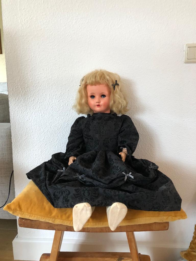 Oude Pop met mooie kleren, Verzamelen, Poppen, Ophalen, Gebruikt, Pop