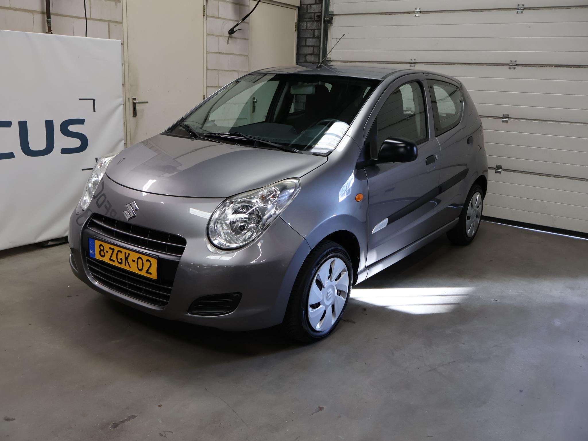 Suzuki Alto 1.0 Celebration EASSS NAP 3e eigenaar Airco APK, Voorwielaandrijving, Euro 5, Stof, Gebruikt