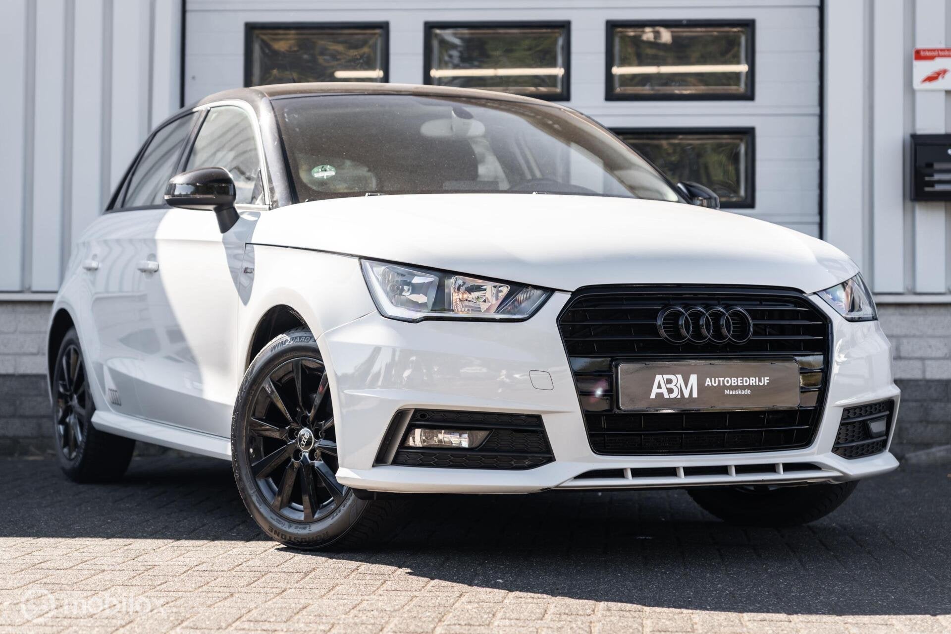 Audi A1 Sportback 1.0 TFSI S-Line Navi Cruise Black optik, Auto's, Voorwielaandrijving, Dealer onderhouden, 95 pk, Handgeschakeld