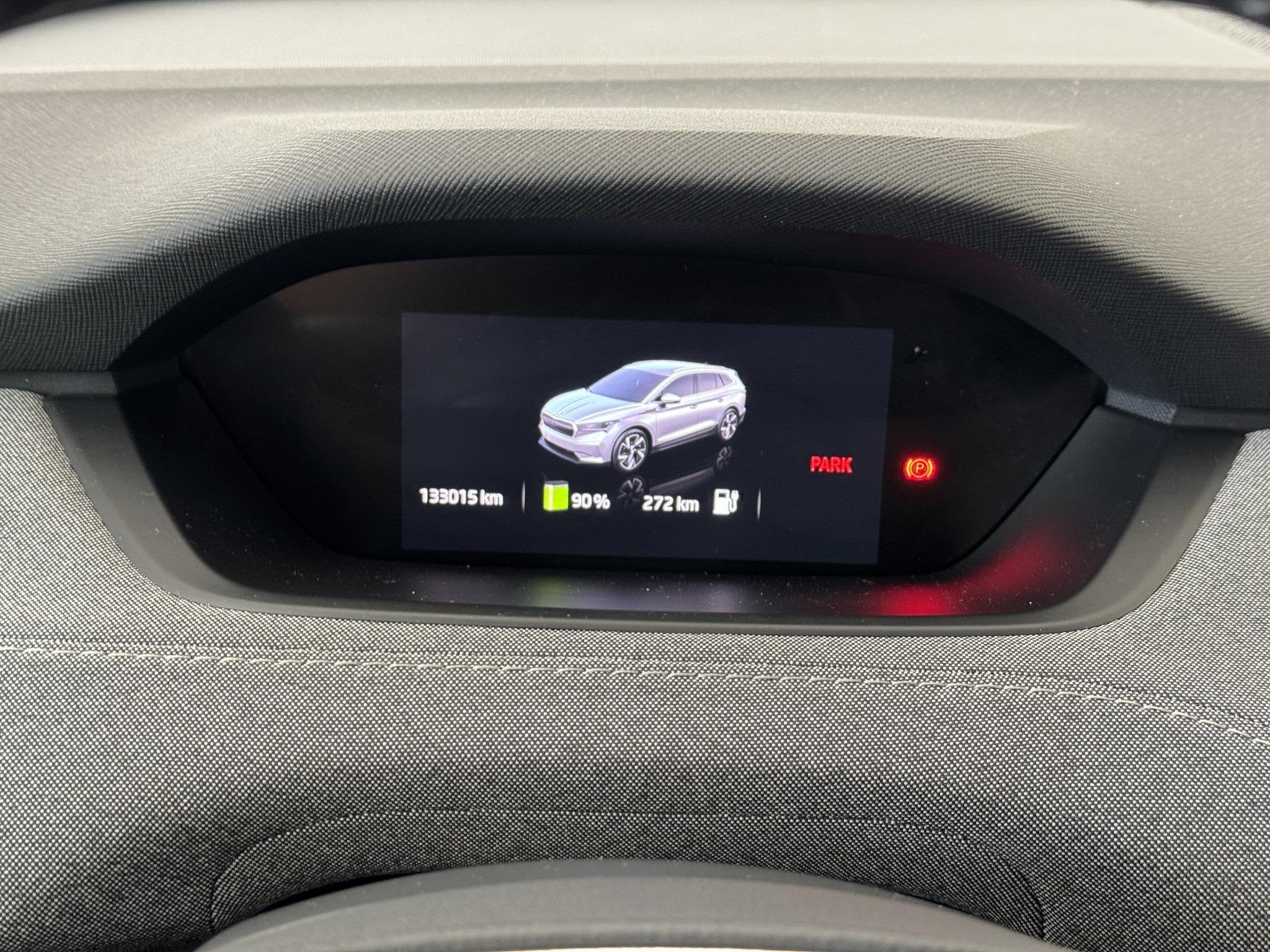 Skoda Enyaq iV 60 | Navigatie | Panoramadak | Camera | Stoel, Auto's, Automaat, 397 km, Achterwielaandrijving, Gebruikt