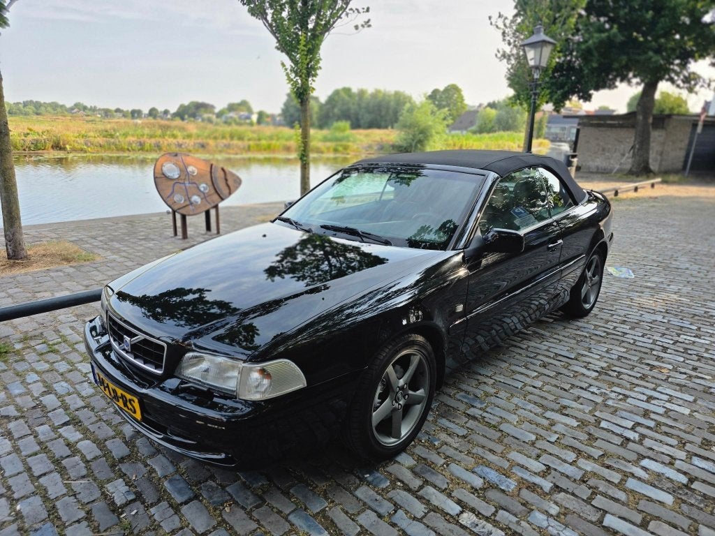 Volvo C70 2.4T Cabrio Aut, 5 cilinder T, 193 PK, 104.000 km, C70, Zwart, 4 stoelen, Zwart
