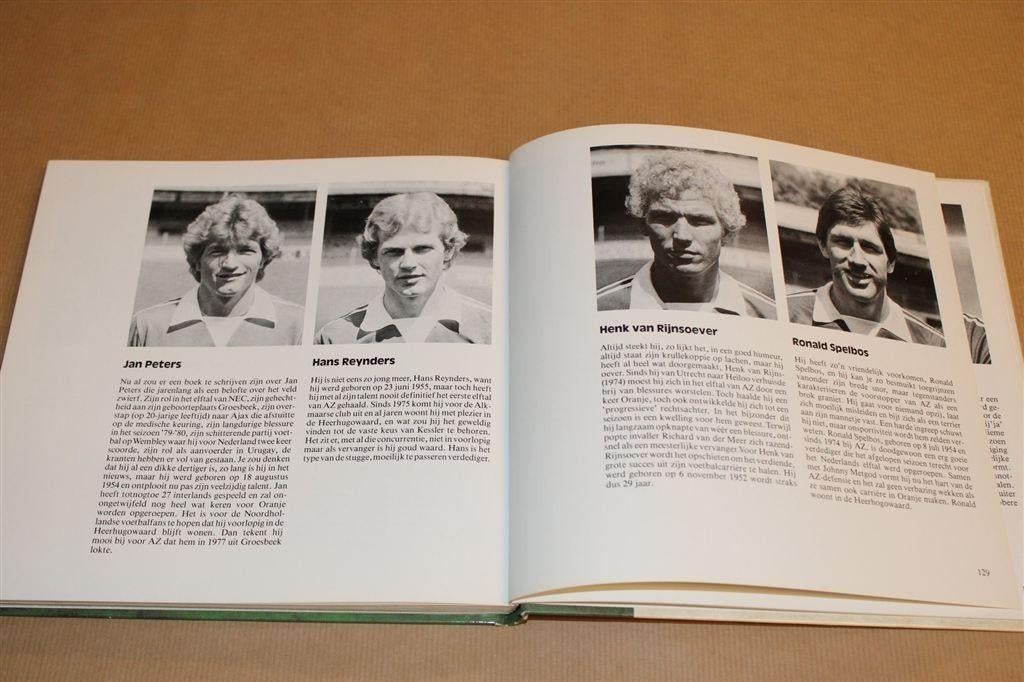 De Historie van AZ\'67 — Het Beroemde Boek van Theo Koomen, Ophalen of Verzenden, Gelezen, Watersport en Hengelsport