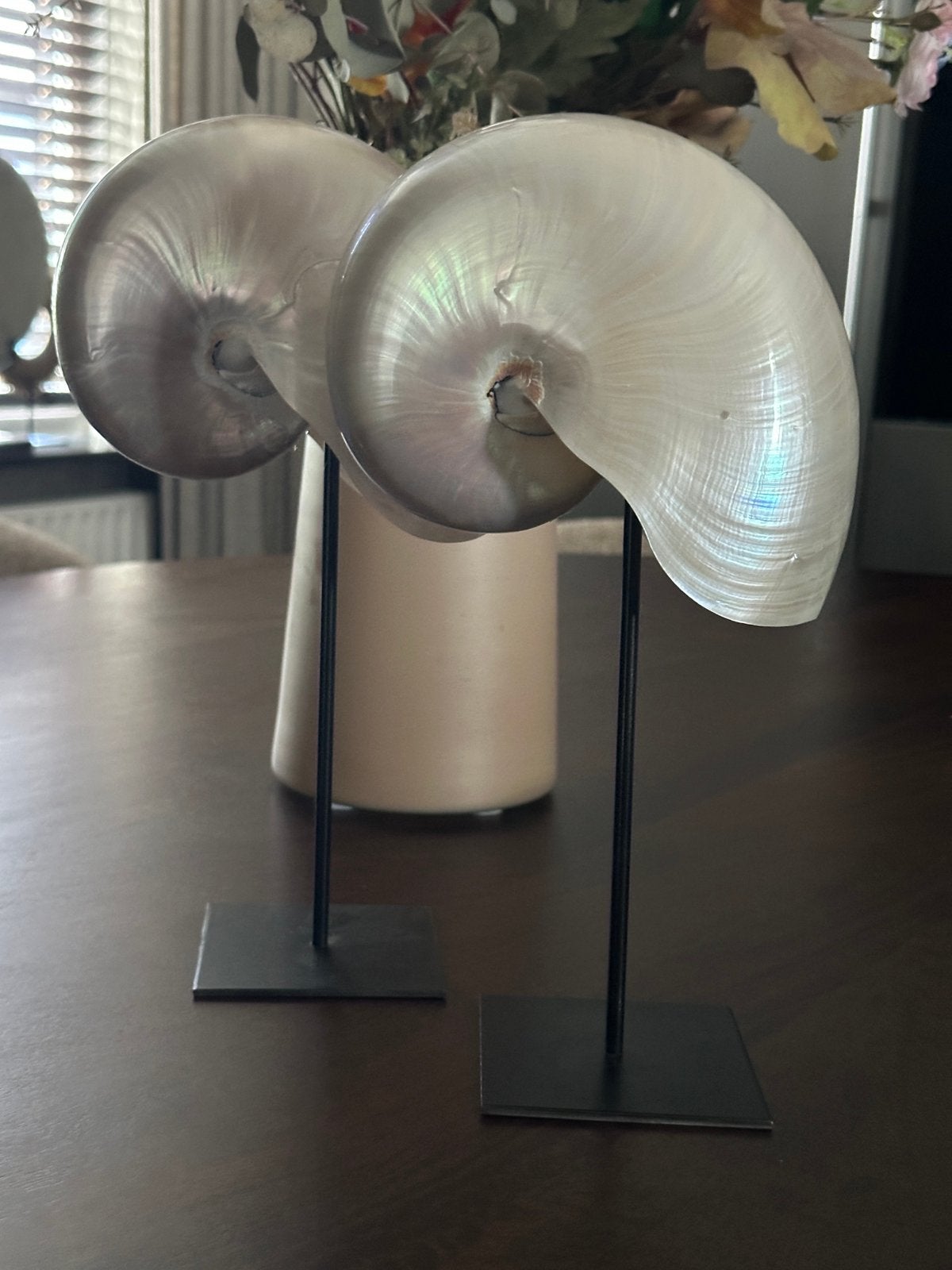 Decoratieve schelpen op voet creme De Violier parelmoer set, Ophalen, Zo goed als nieuw