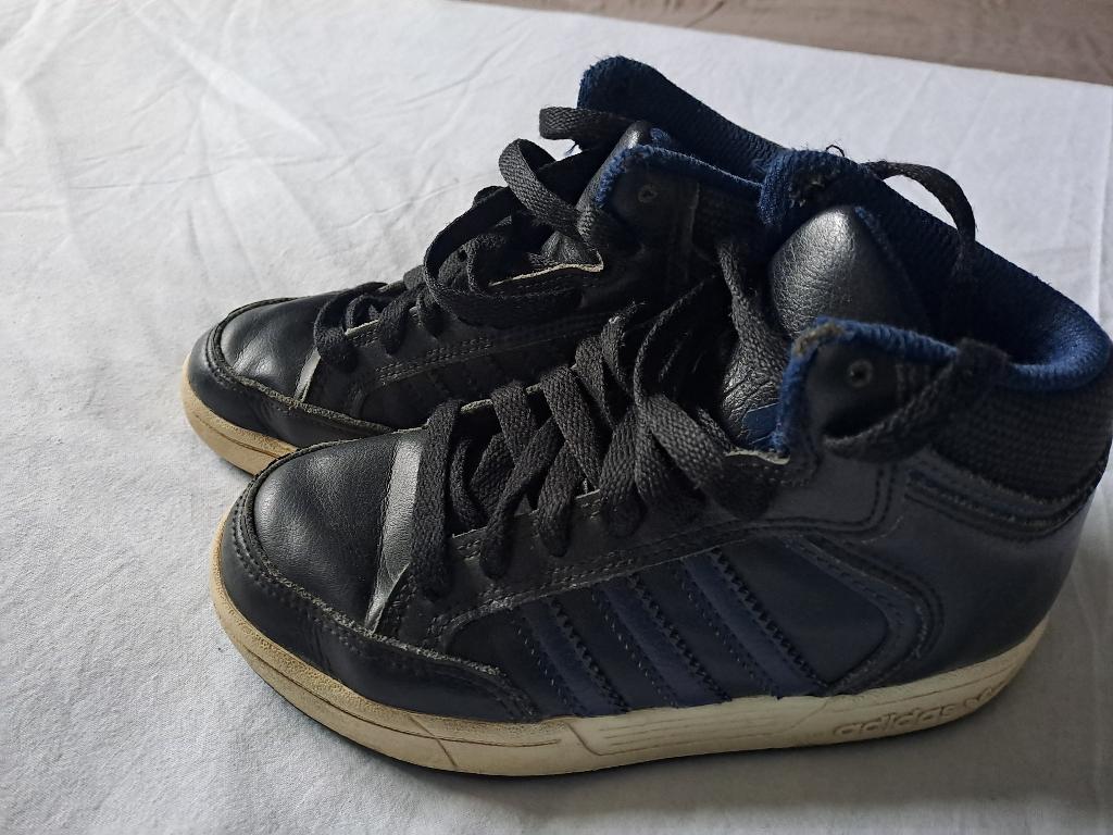 Adidas schoenen jongen maat 30, Adidas, Gebruikt, Schoenen, Ophalen of Verzenden