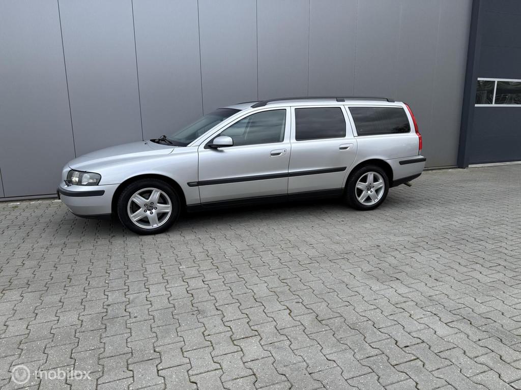 Volvo V70 2.4 Automaat Topstaat Youngtimer, Stoelverwarming, Gebruikt, V70, 2435 cc