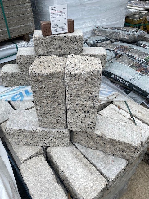 Granuwall muurblok 30x12x12 nuance greige, Tuin en Terras, Bielzen en Borders, Zo goed als nieuw, Blok, Beton, Minder dan 25 cm