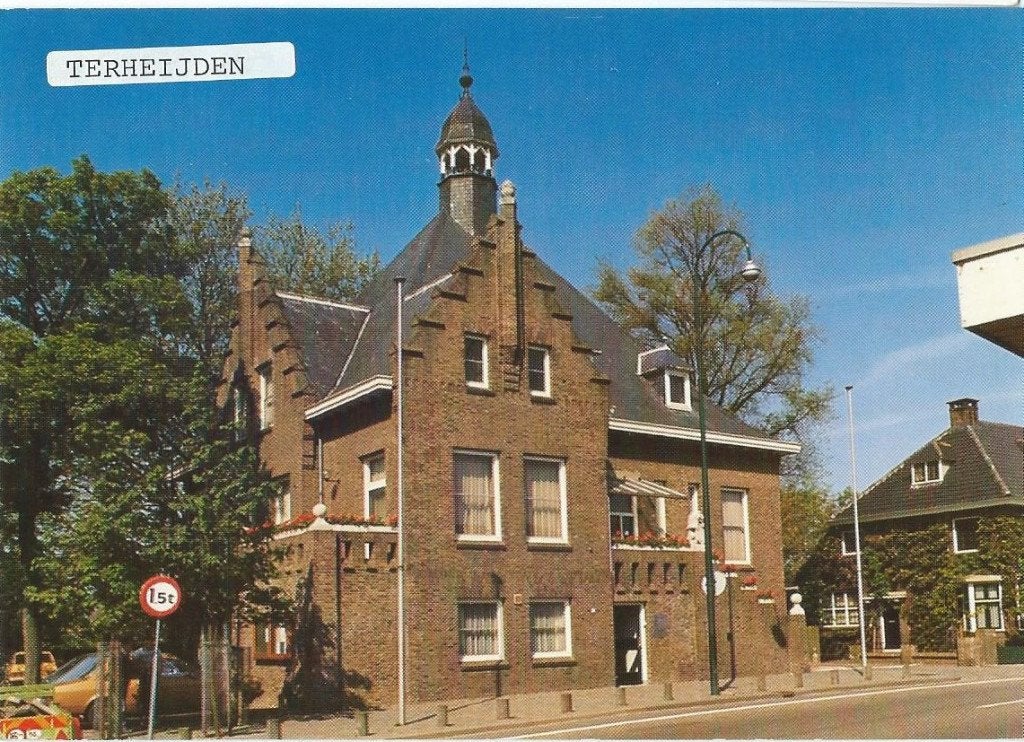 Terheijden, Gemeentehuis - Oude Ansichtkaart, Ophalen of Verzenden, 1960 tot 1980, Ongelopen, Noord-Brabant