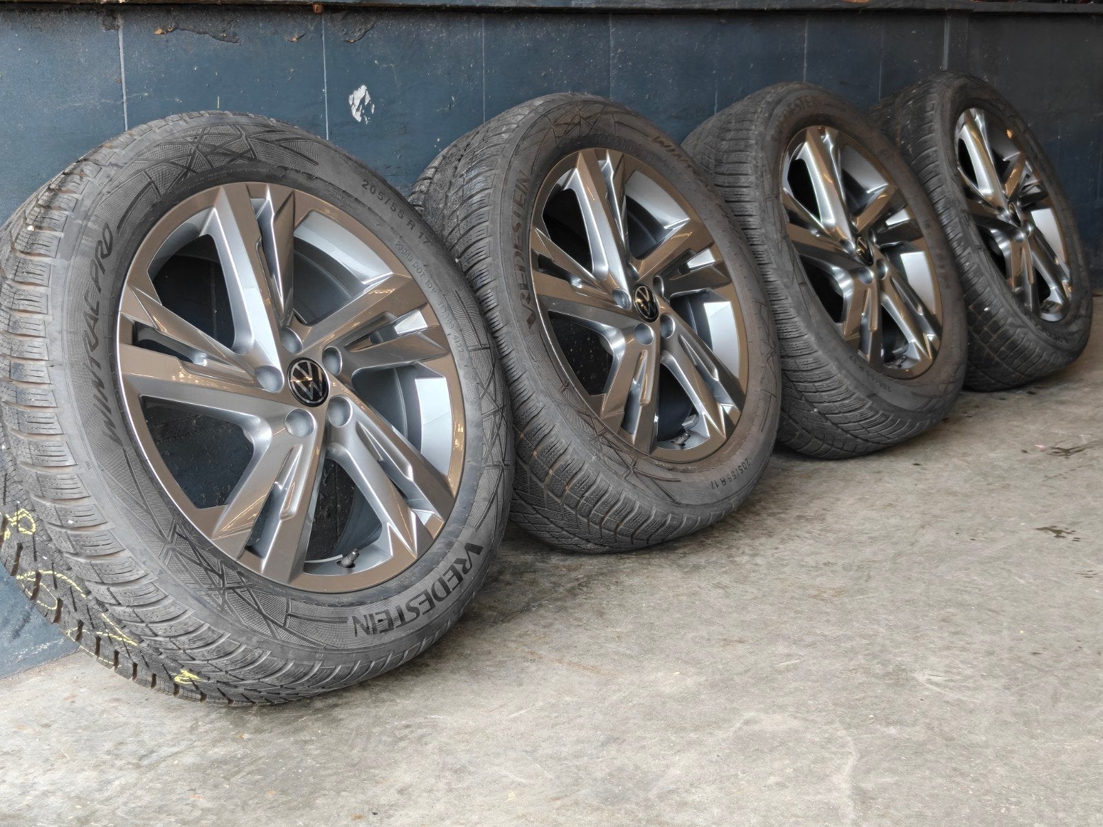 17" Originele VW T-Cross Taigo R-Line Winterset Vredestein, Gebruikt, Banden en Velgen, 17 inch, 3833BP