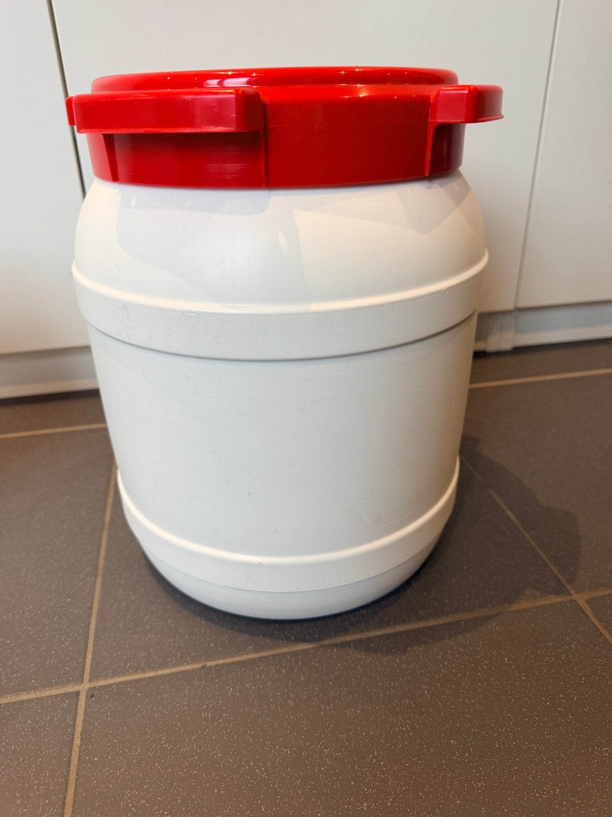 Curtec Wijdmondvat 15L wit met rood deksel waterkluis, Ophalen of Verzenden, Gebruikt