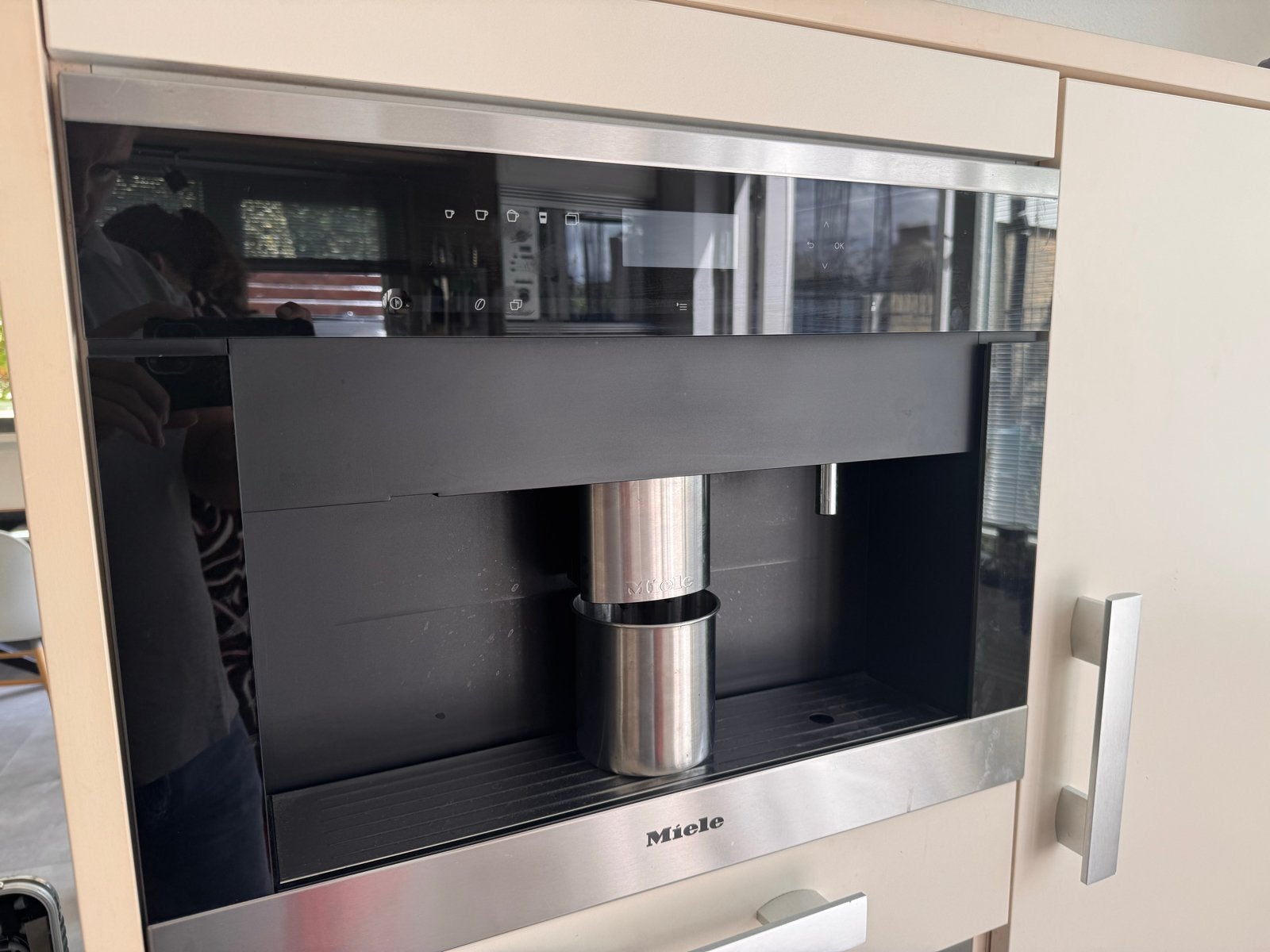 Miele CVA6405 Inbouw Koffiemachine, Witgoed en Apparatuur, Koffiezetapparaten, Afneembaar waterreservoir, 10 kopjes of meer, Koffiemachine