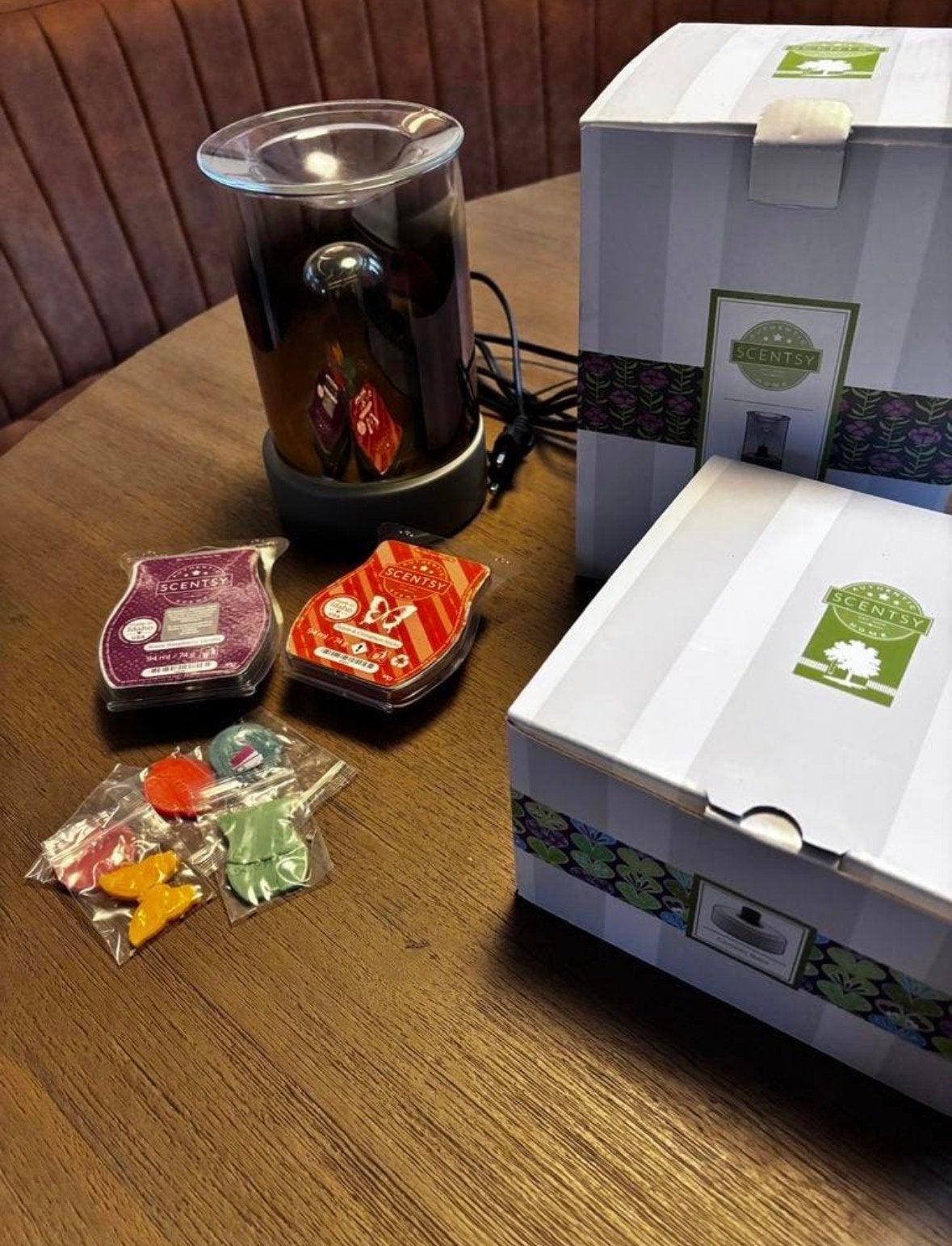 Scentsy Geurbrander met diverse waxmelts en Scentsy Chips, Zwart, Ophalen of Verzenden, Zo goed als nieuw, Modern
