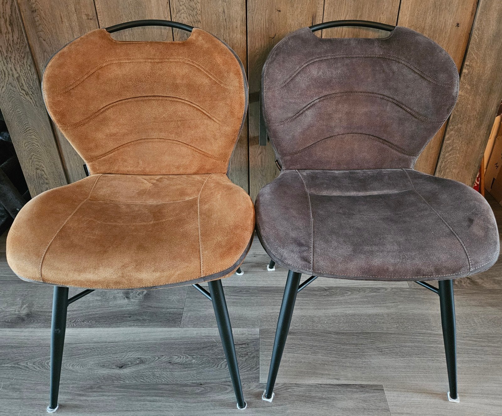 2 Eetkamerstoelen in de kleur Cognac en Antraciet grijs, Huis en Inrichting, Stoelen, Ophalen of Verzenden, Zo goed als nieuw