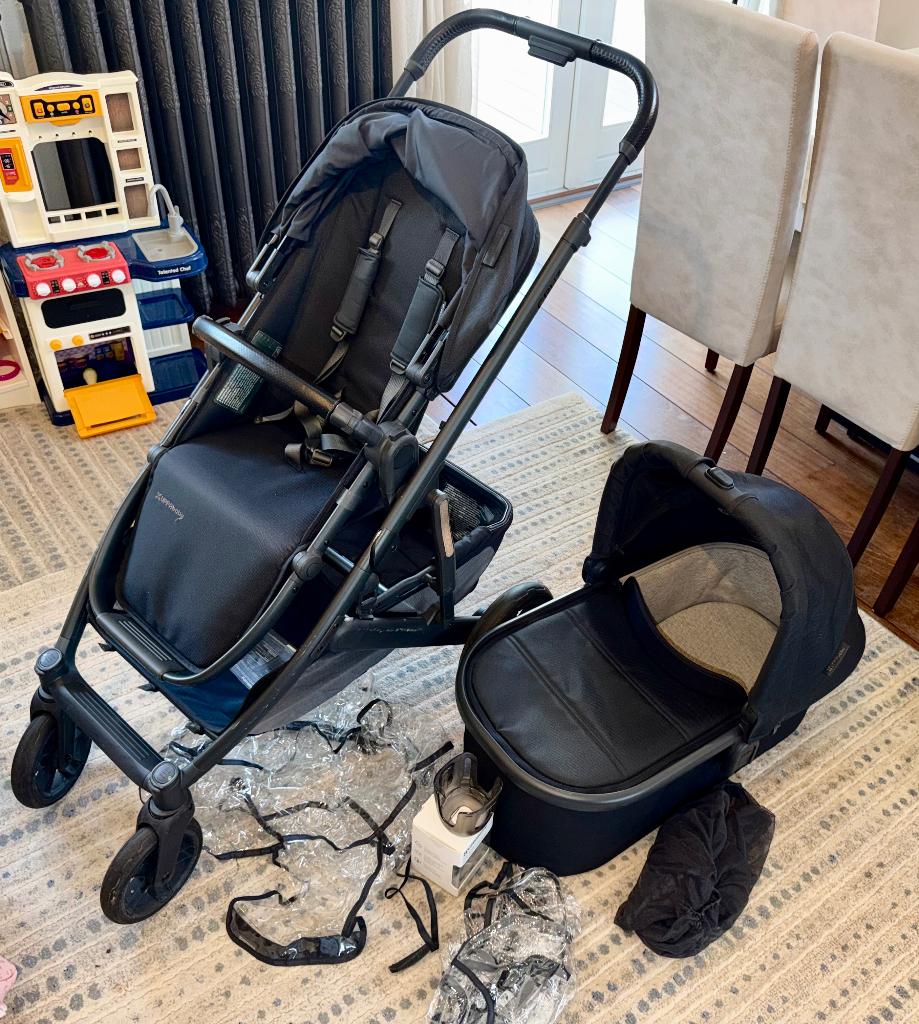 Luxury UPPAbaby Cruz V2 Set met Bassinet & Bekerhouder, Zo goed als nieuw, Verstelbare duwstang, Ophalen, Kinderwagen