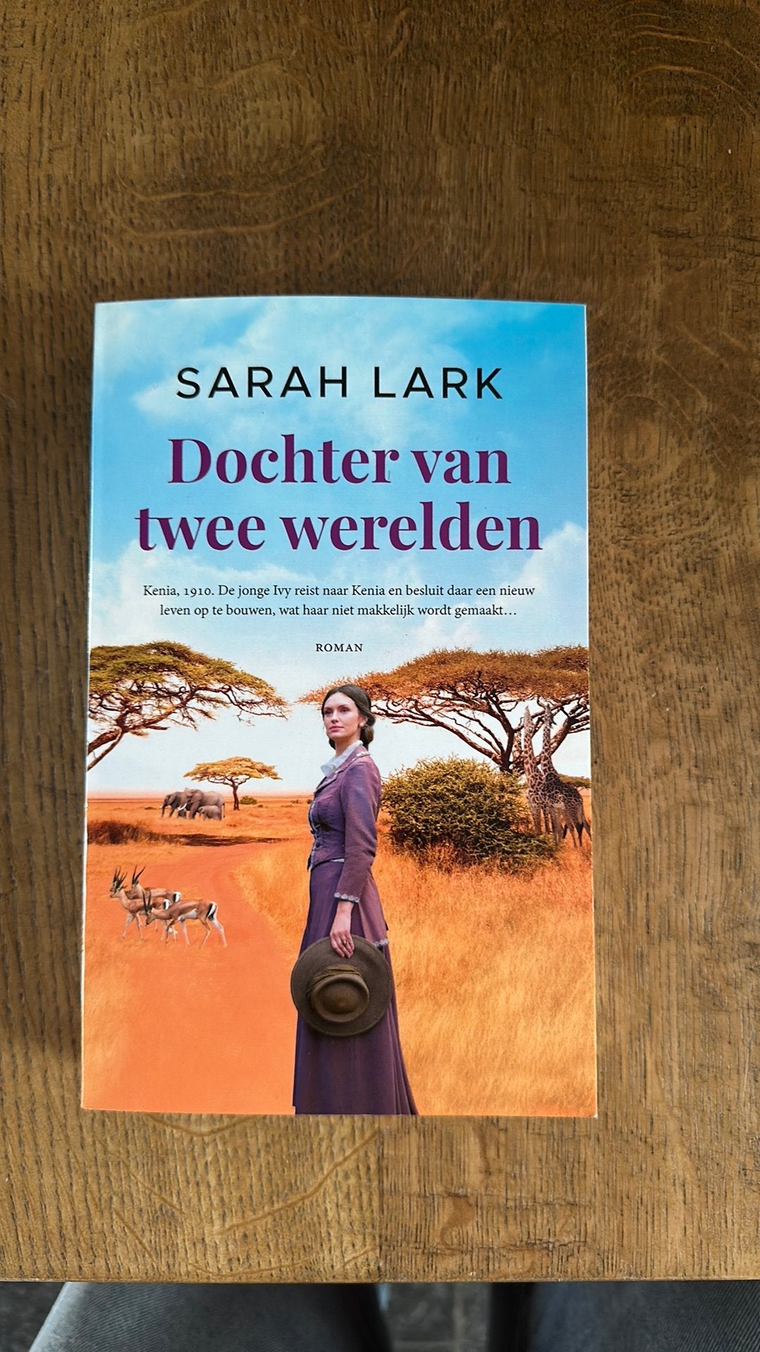 Sarah Lark - Dochter van twee werelden, Ophalen of Verzenden, Zo goed als nieuw, Sarah Lark