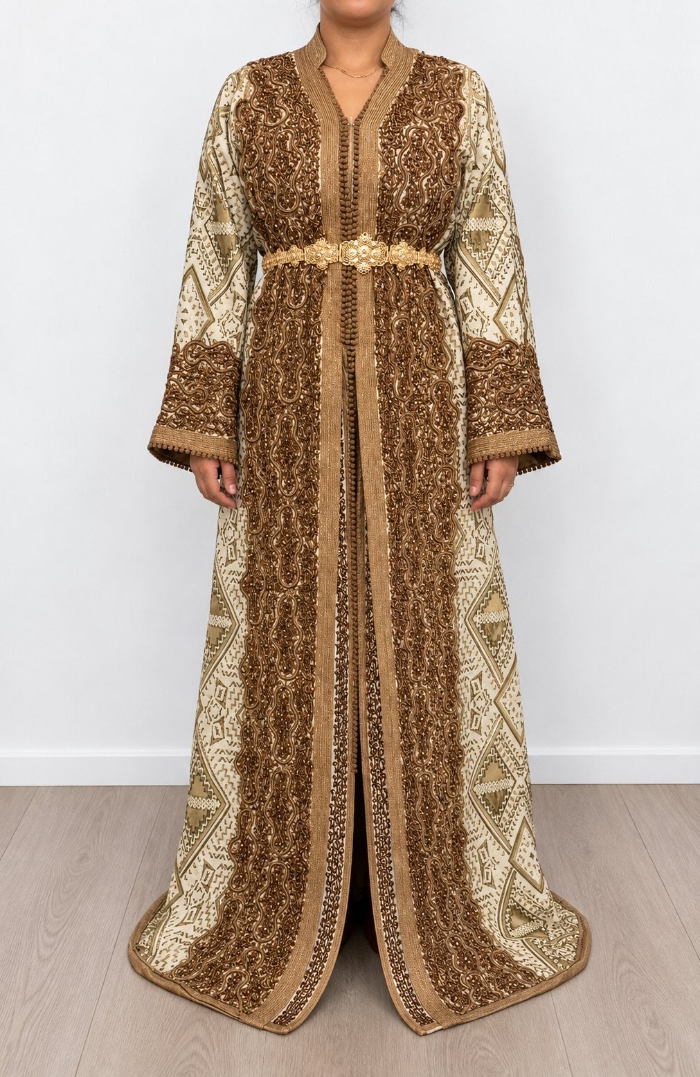Elegante Kaftan met Gouden Borduurwerk en Riem, Maat 38/40 (M), Overige typen, Ophalen of Verzenden, Zo goed als nieuw