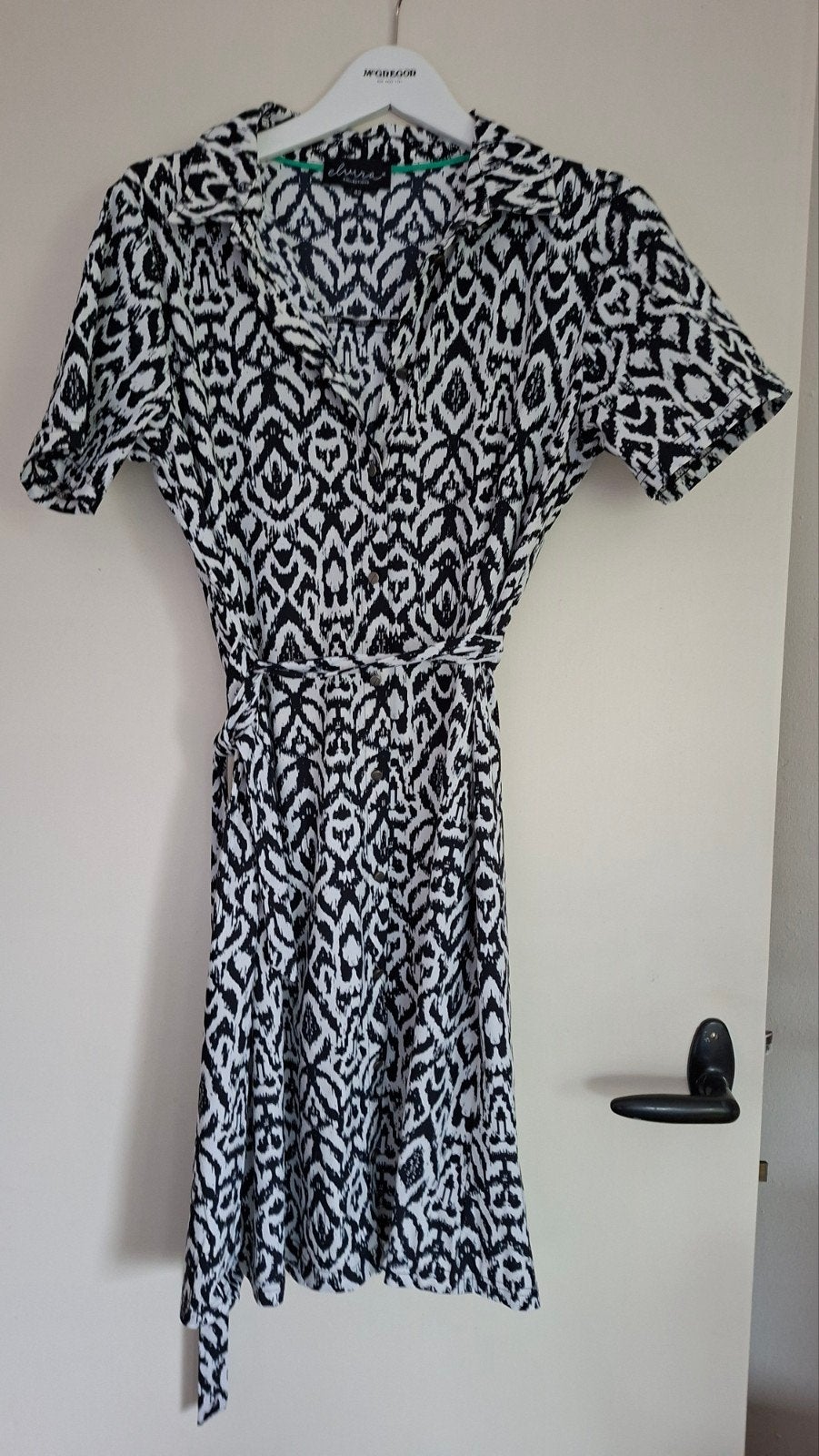 Elvira Zwart-wit Jurk met Print en Ceintuur, Maat 38/40 (M), Zwart, Ophalen of Verzenden, Zo goed als nieuw