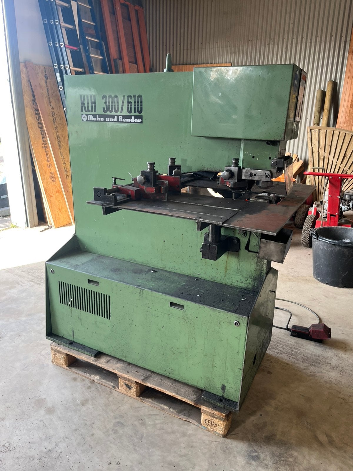 Mubea ponsmachine hydraulisch KLH 300/610, Ophalen of Verzenden