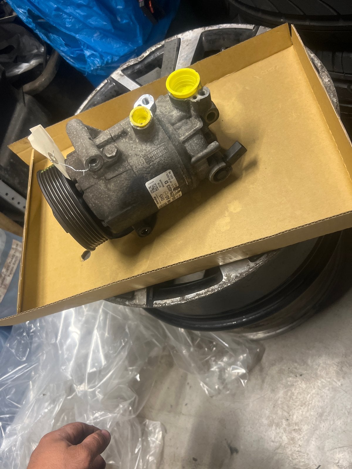 Airco compressor VW AG 5Q0 820 803 D, Ophalen, Gebruikt