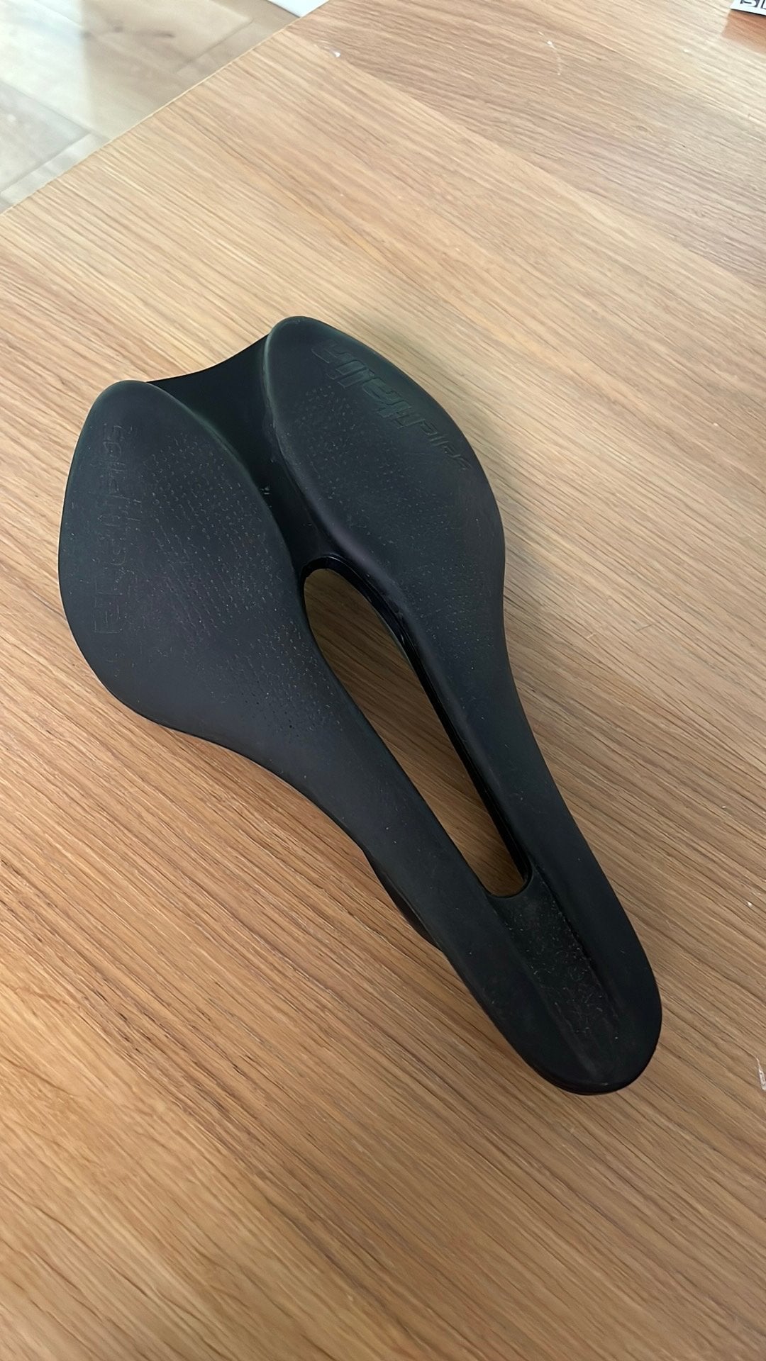 Selle Italia vrouwenzadel 145mm, Ophalen, Zo goed als nieuw