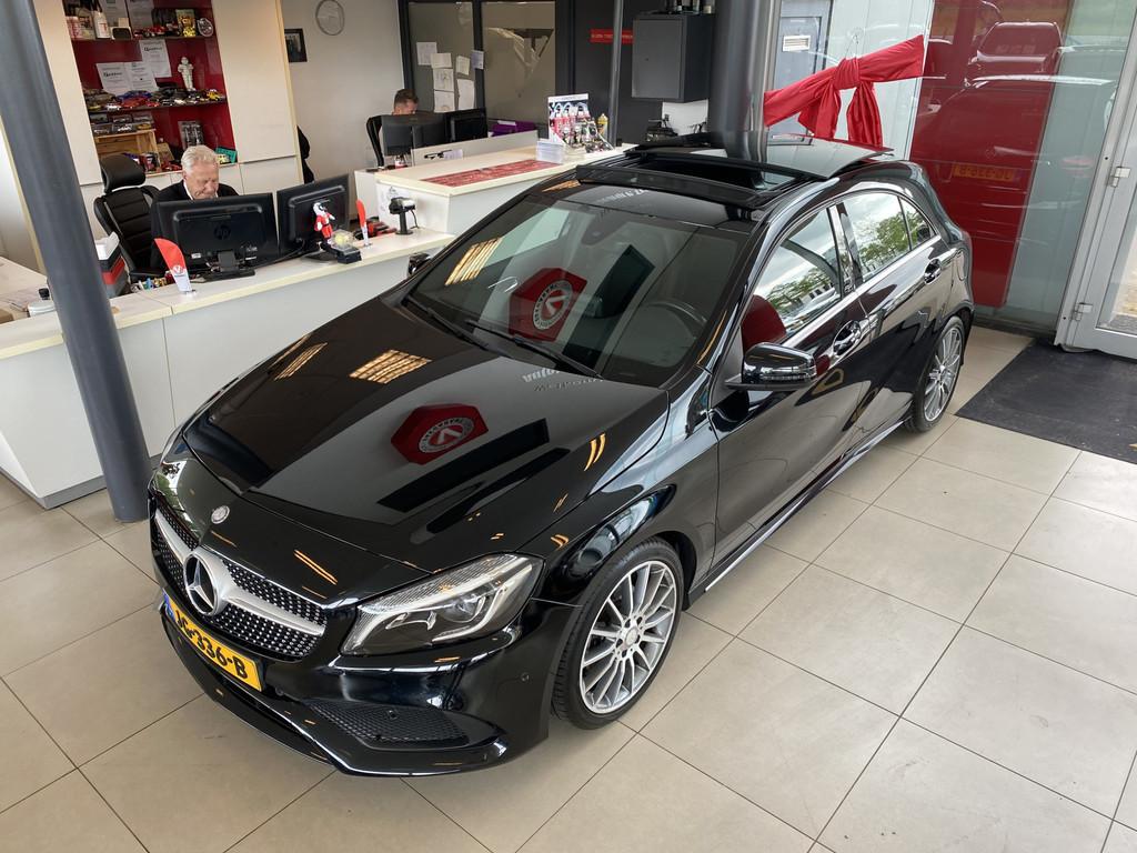 Mercedes-Benz A-Klasse 180 Ambition,AMG LineAutomaat,Panoram, 12 maanden, Gebruikt, 4 cilinders, Onderhoudsboekje