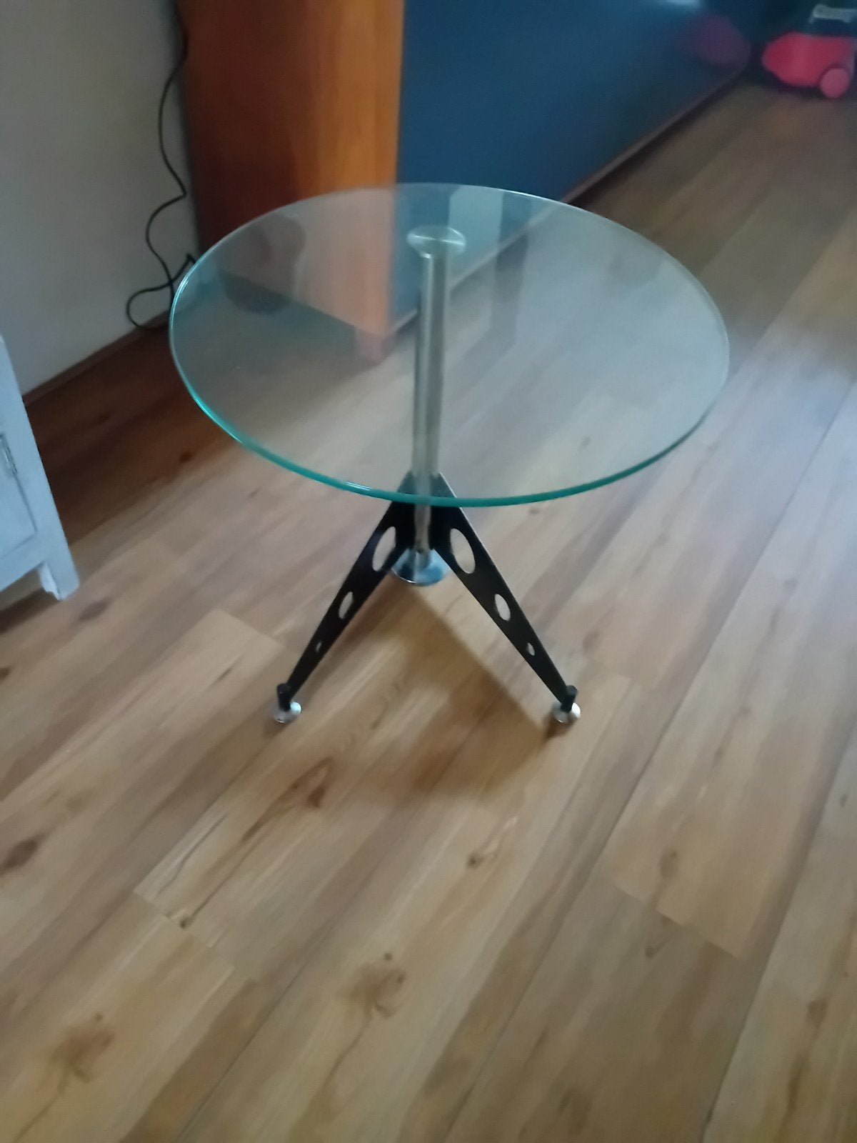 glazen bijzettafel met stalen onderstel, Minder dan 45 cm, Minder dan 55 cm, Gebruikt, Rond