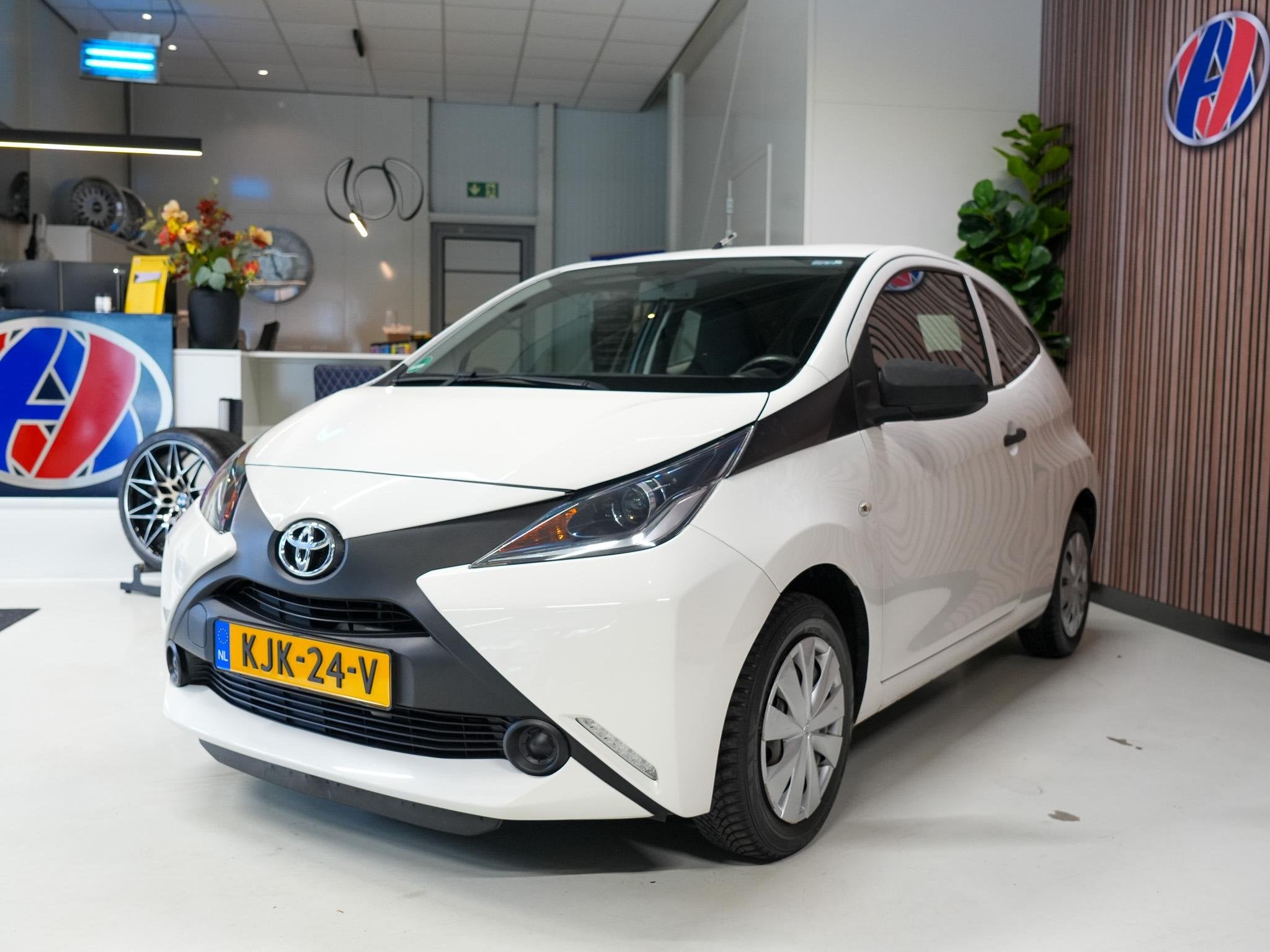 Toyota Aygo 1.0 VVT-i x PDC|Bleuthooth|airco|, Auto's, Voorwielaandrijving, Stof, Gebruikt, Met garantie (alle)