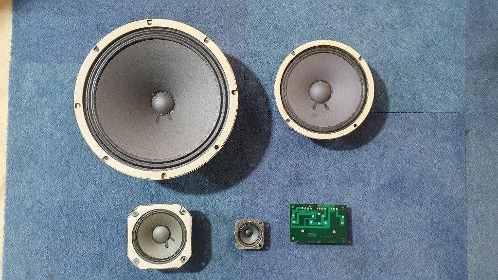 Yamaha luidsprekersset bestaande uit 4 luidsprekers en print, Ophalen of Verzenden, Zo goed als nieuw, Minder dan 60 watt, Yamaha