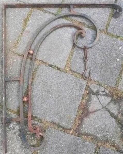 Smeedijzer wandhaak muurhaak.
Antiek brocante., Ophalen