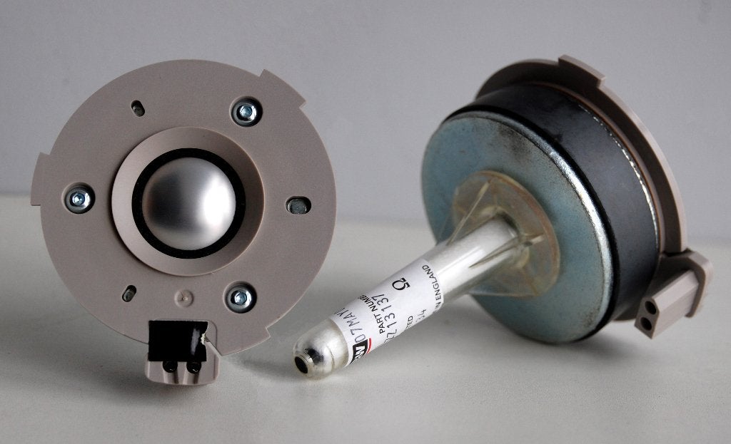Gezocht: B&W tweeter ZZ13137 of ZZ12939 (601/602/603/604 S3), Ophalen, Stereo speakers, Gebruikt, 60 tot 120 watt