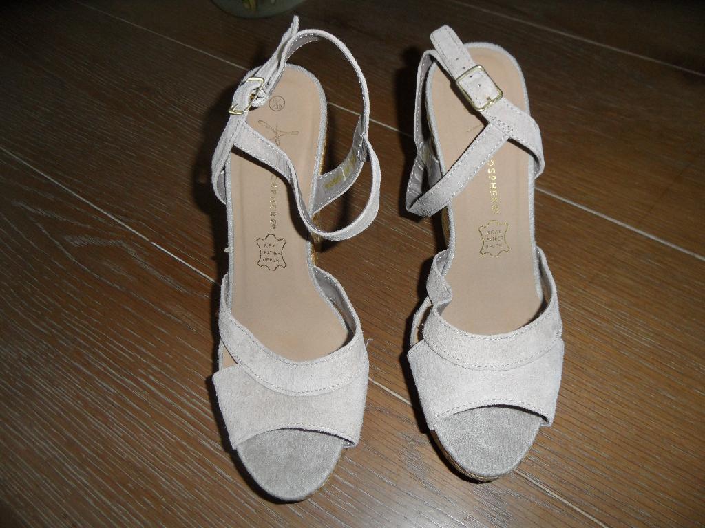 Leuke dames zomerschoen, Atmosphere, maat 39, Atmosphere, Schoenen met lage hakken, Beige, Ophalen of Verzenden