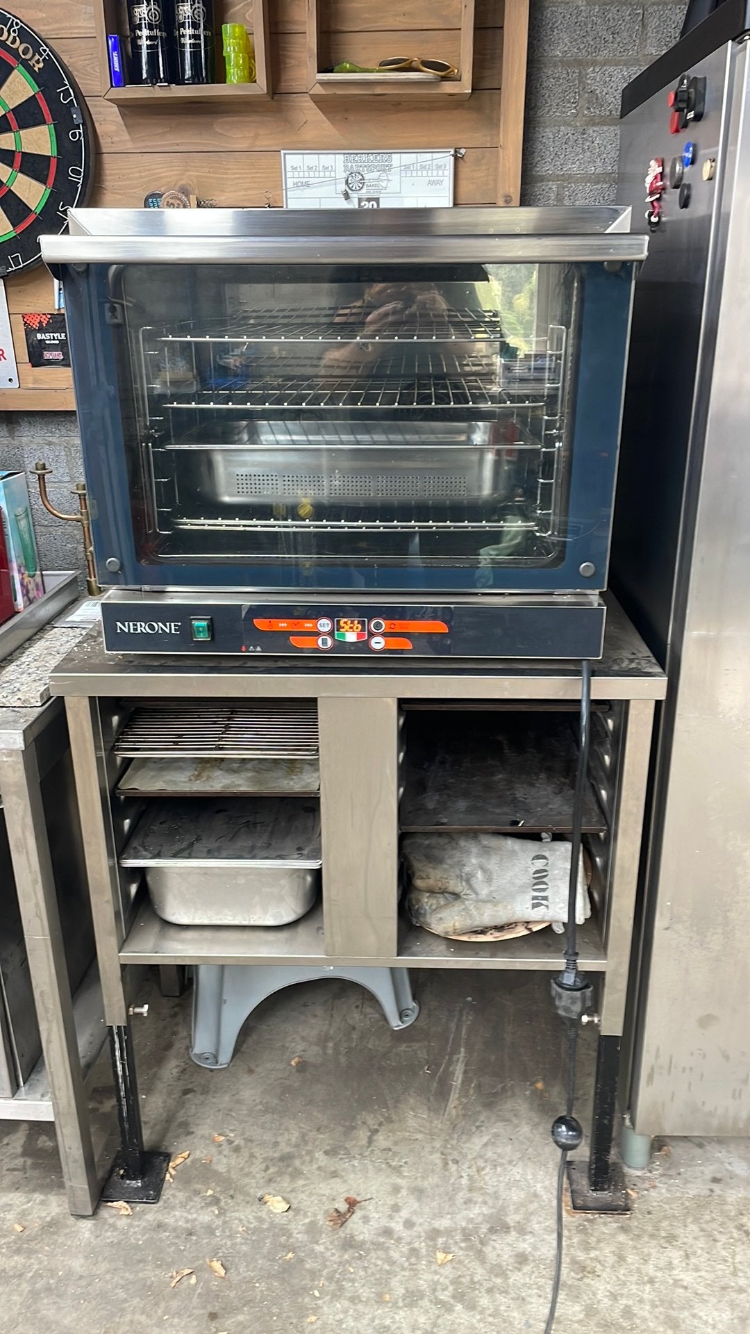 Oven 220 met onderstel Nerone, Ophalen, Zo goed als nieuw, 60 cm of meer