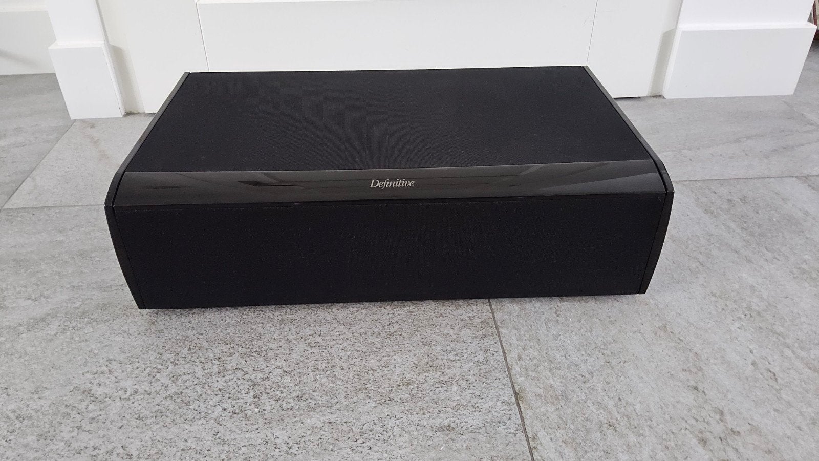 Definitive Technology CS-8040HD Center Speaker, Gebruikt, Ophalen of Verzenden, Geschikt voor surround/home cinema, Center speaker