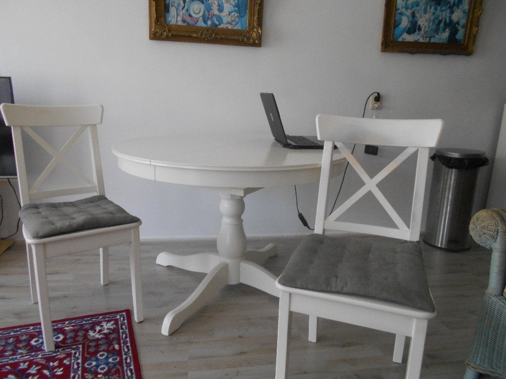 ronde uitschuif eethoek + 4 stoelen IKEA, Huis en Inrichting, Rond, Zo goed als nieuw, Modern, Vier personen