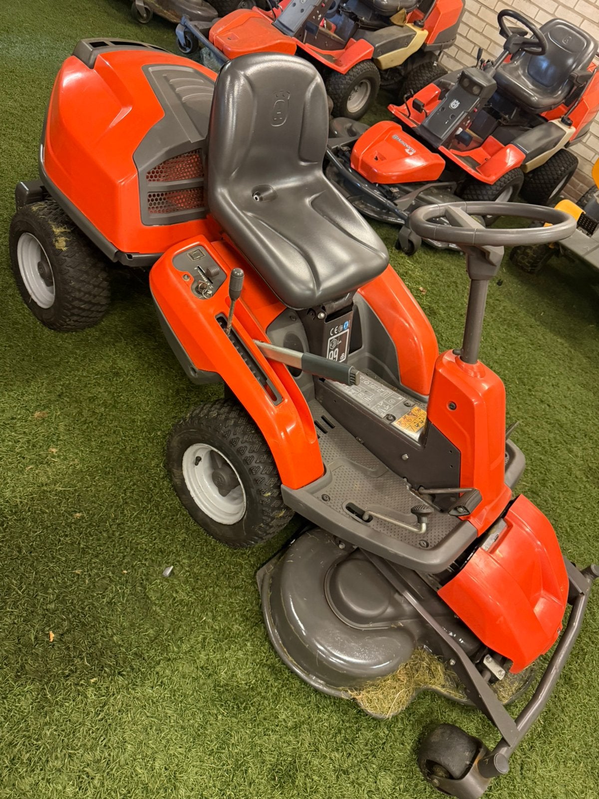 Husqvarna Rider 318, Tuin en Terras, Zitmaaiers, Ophalen of Verzenden, Zo goed als nieuw