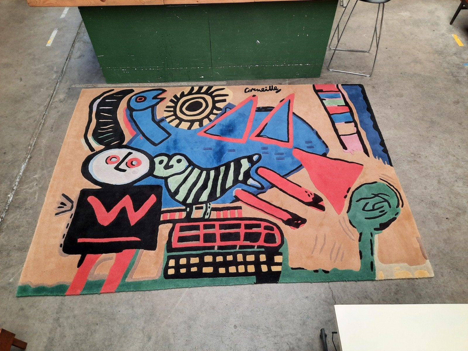 Vintage vloerkleed Corneille 'Kind met vogel' 280x220, Ophalen, Gebruikt, Kleed, 200 cm of meer