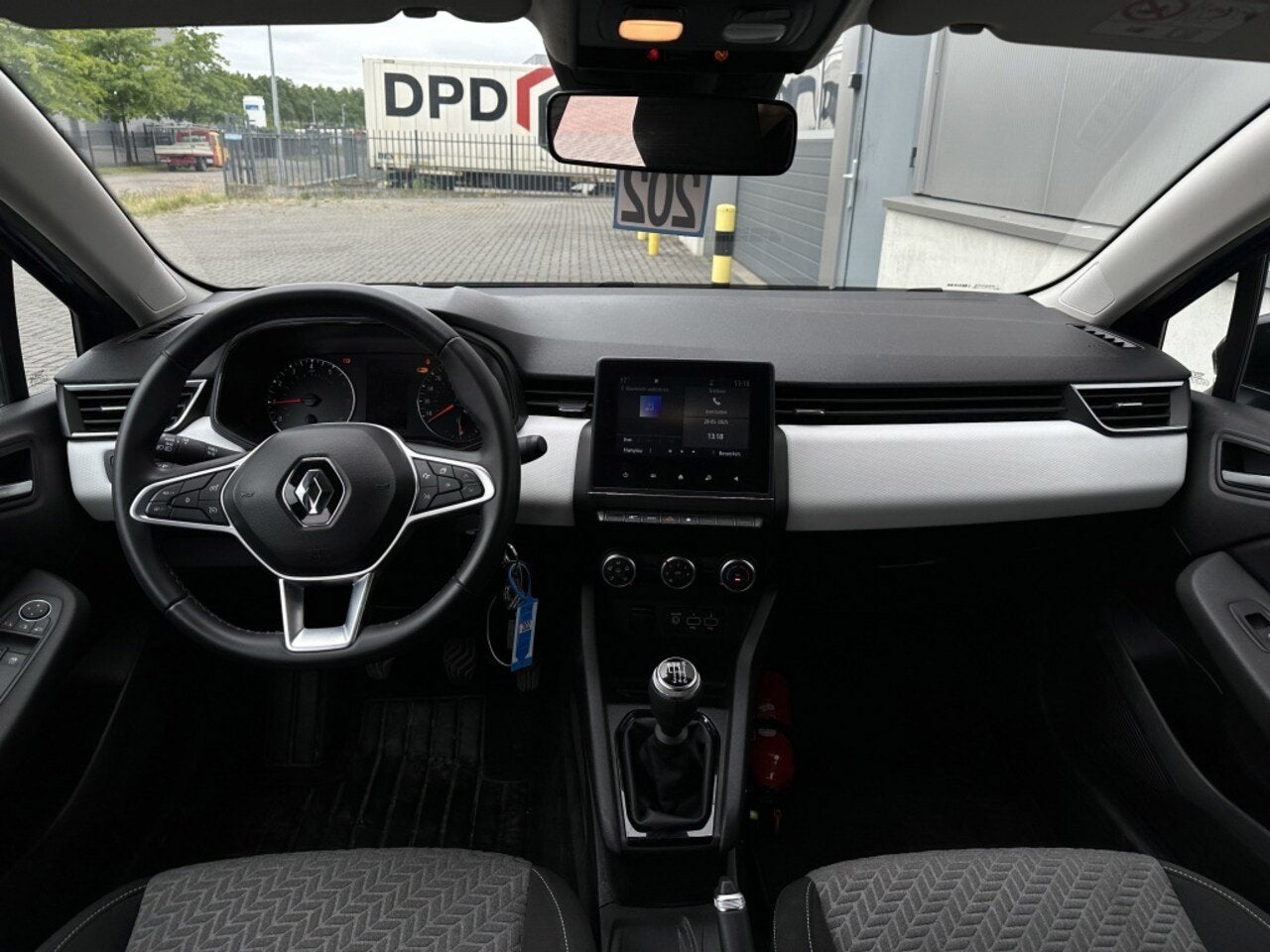 Renault Clio 1.0 TCe Limited | NAVI | PDC | AIRCO | SPORTVEL, Stof, Gebruikt, Zwart, Met garantie (alle)