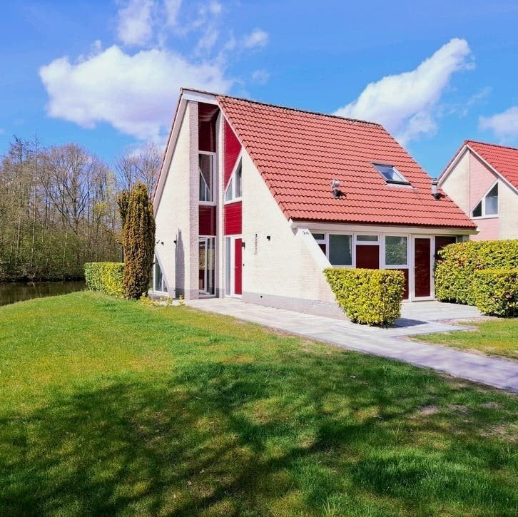 Te huur: prachtig 8 persoons vakantiehuis aan het viswater, 4 of meer slaapkamers, Recreatiepark, Groningen, Aan meer of rivier
