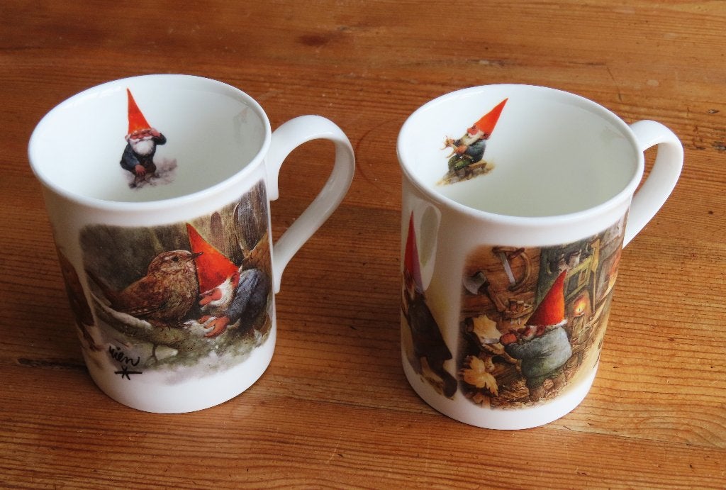 2x Mok Rien Poortvliet Kabouters speciaal voor Douwe Egberts, Huis en Inrichting, Keuken | Servies, Zo goed als nieuw, Overige typen