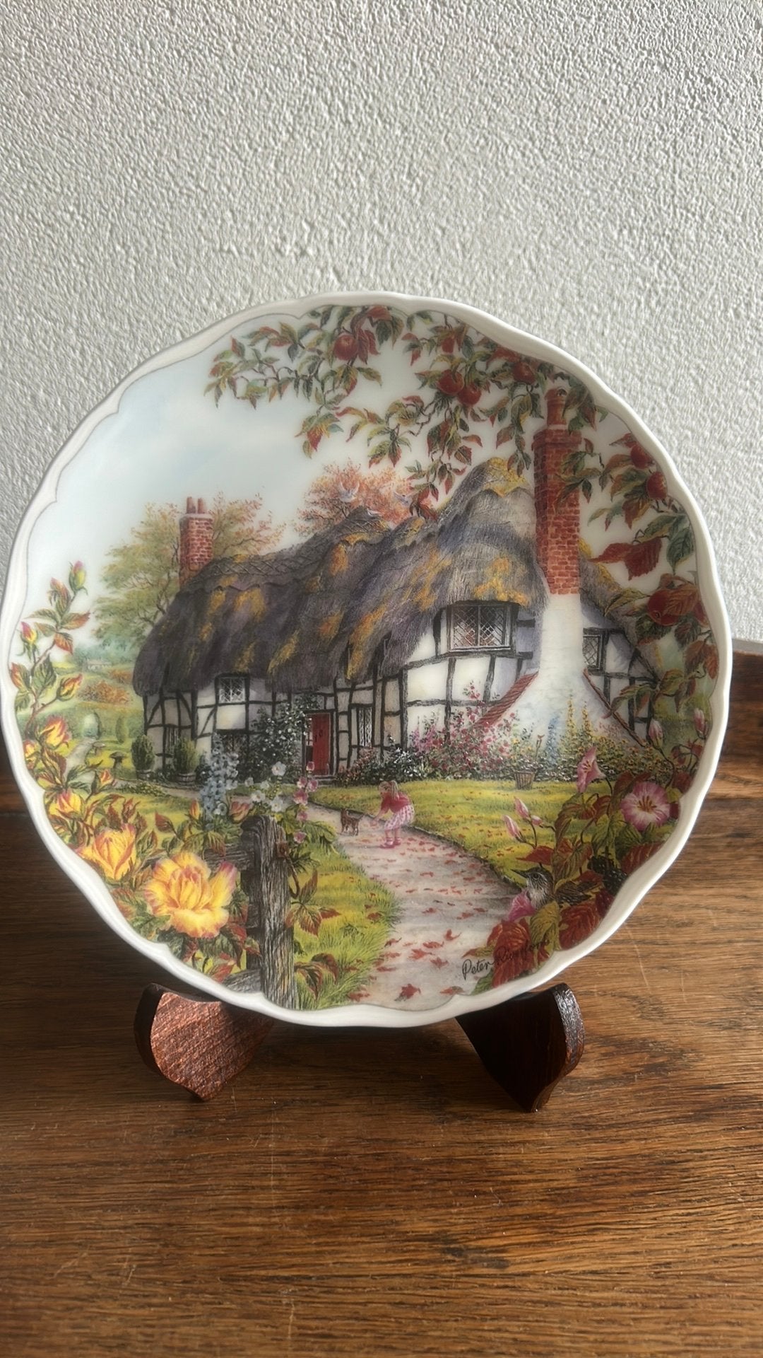 Royal Albert Dream Cottages Autumn wandbord, Ophalen of Verzenden, Zo goed als nieuw, Porselein, Bord of Schaal