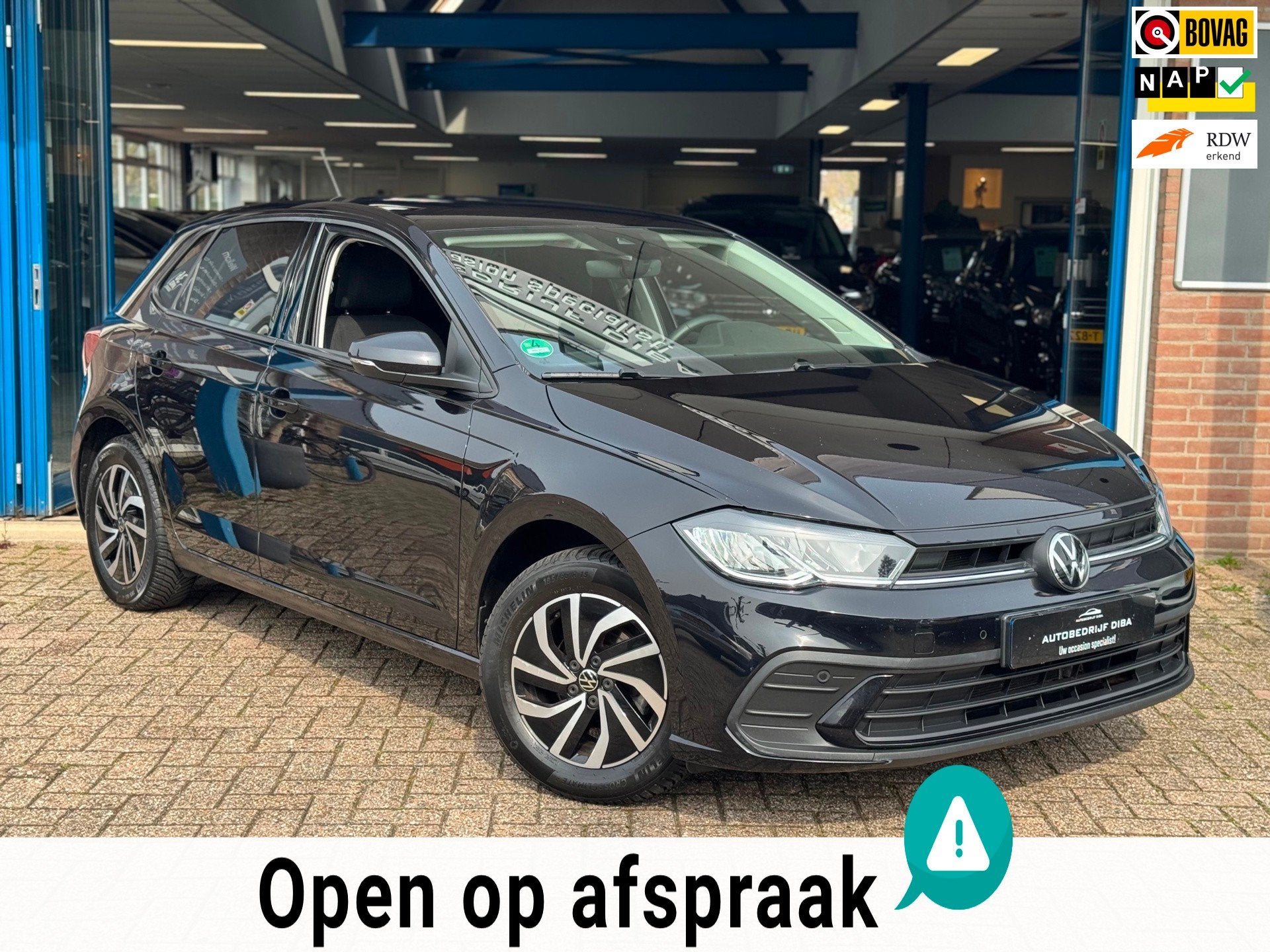 Volkswagen POLO 1.0 TSI Life Edition 2024 AIRCO CARPLAY BTW!, Auto's, Voorwielaandrijving, Stof, Zwart, Origineel Nederlands