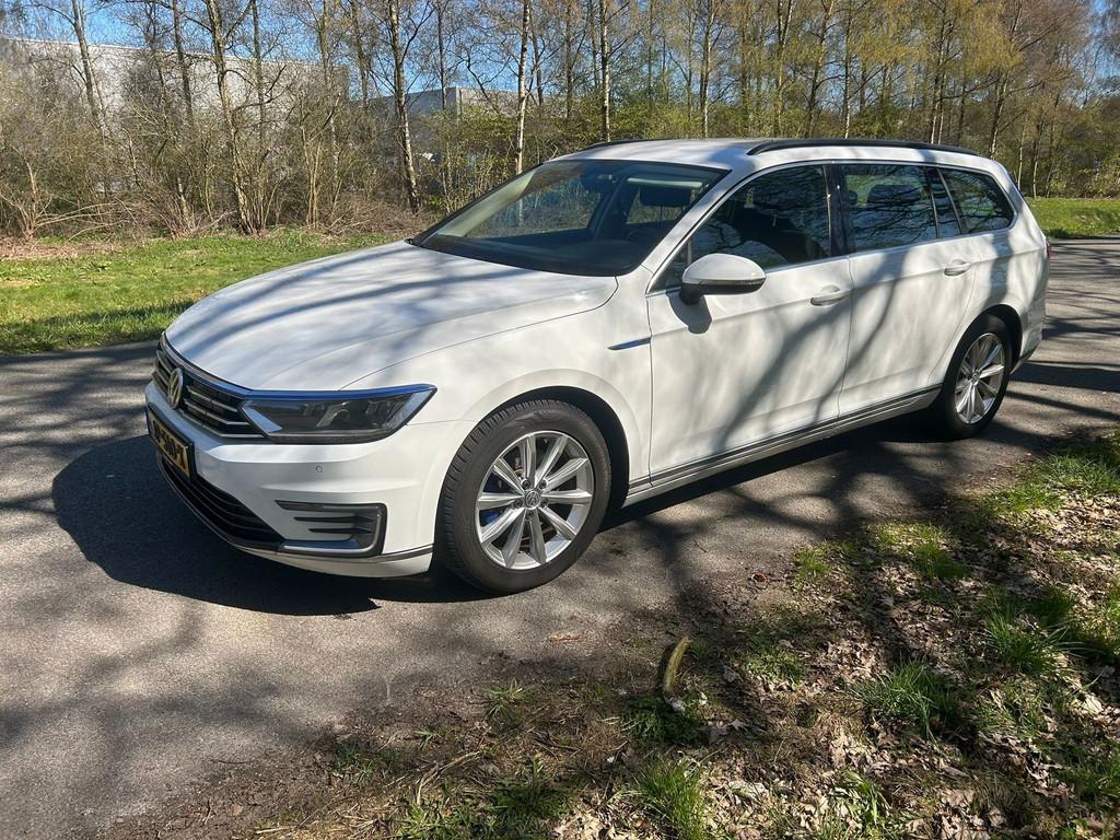 Volkswagen Passat Variant 1.4 TSI GTE, Gebruikt, Hybride Elektrisch/Benzine, 1600 kg, 93 €/maand