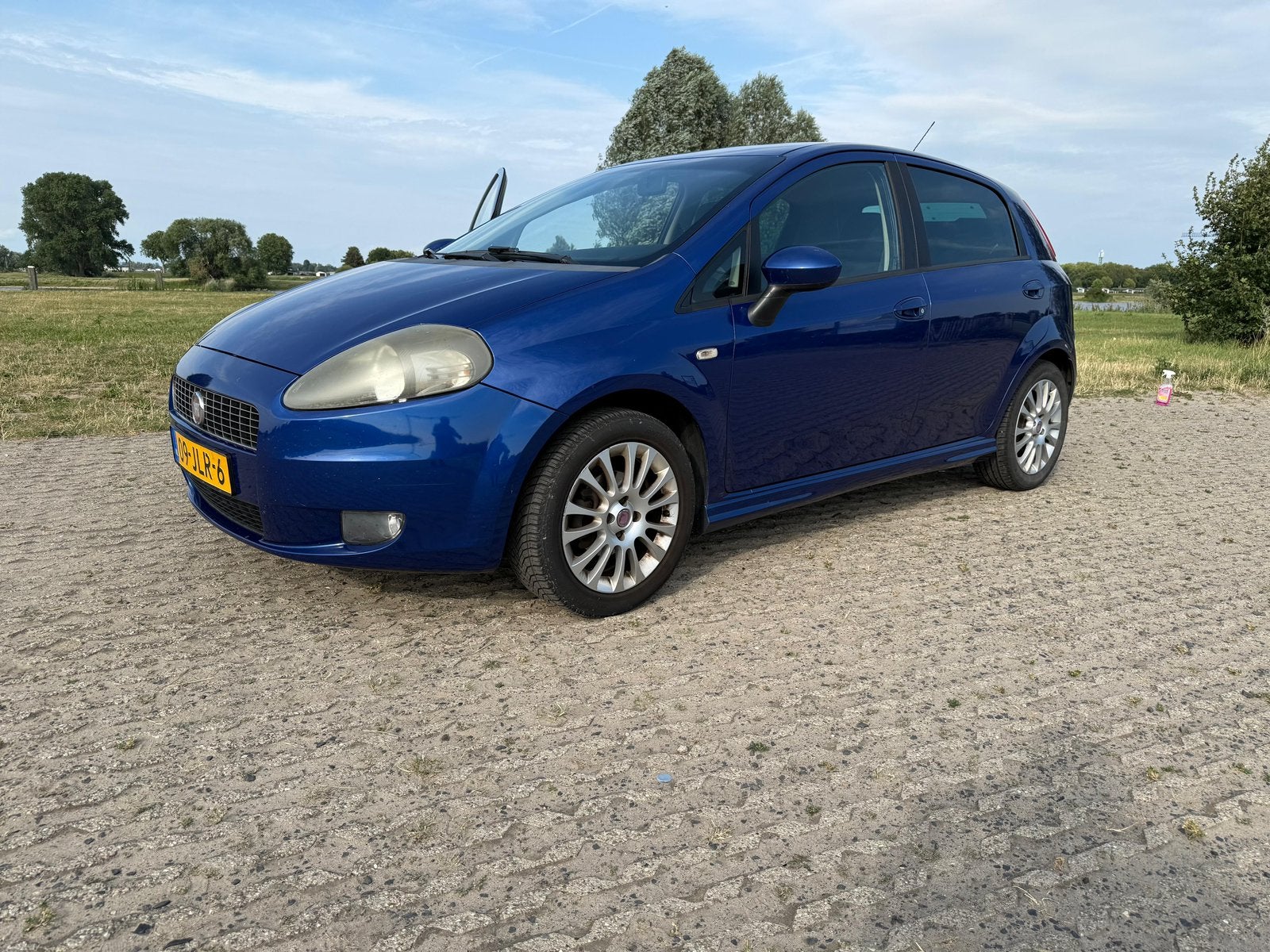 Fiat Punto 1.4 16V 5 Deurs “ Grande “ uitv. airco, nieuw apk, Voorwielaandrijving, Stof, Zwart, 4 cilinders