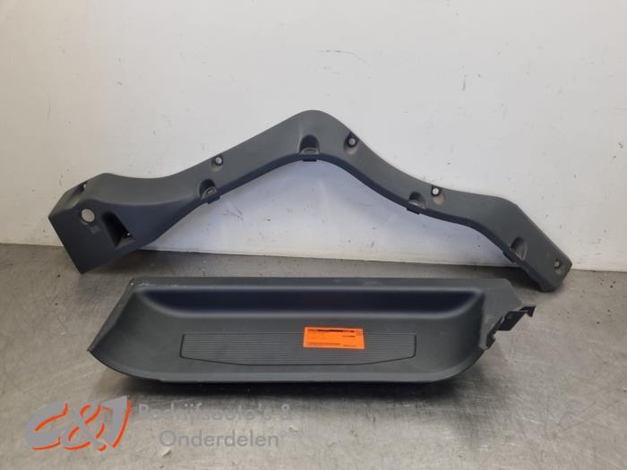 Bekleding bagageruimte van een Volkswagen Caddy, Gebruikt, -, Volkswagen, -