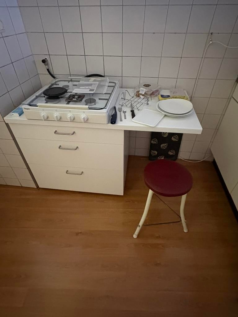 Klein los keukenblokje met stevig blad. Ideaal voor studio, Ophalen, Gebruikt