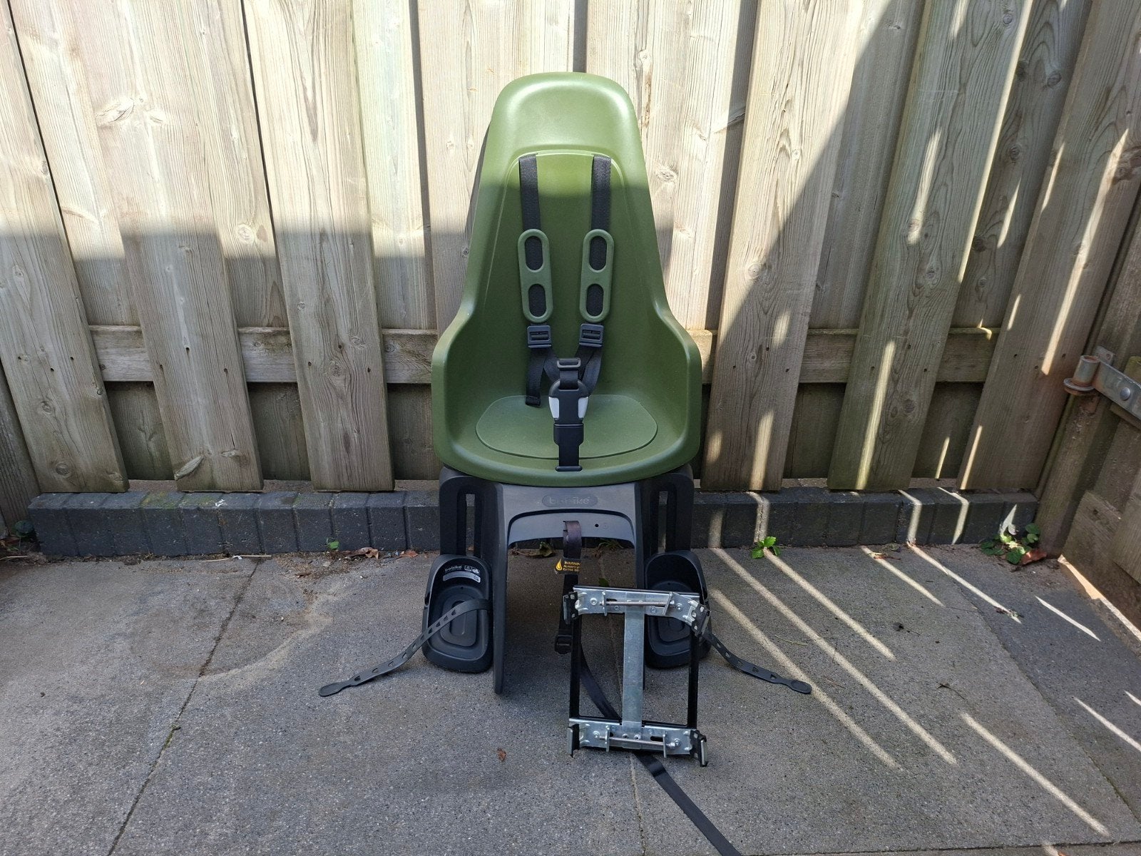 Bobike Maxi One E-BD olive green kinderzitje groen, Ophalen, Achterzitje, Voetsteuntjes, Zo goed als nieuw