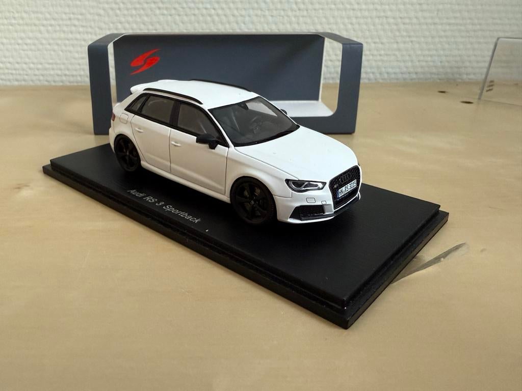 1:43 Audi RS3 Sportback - spark, Ophalen of Verzenden, Zo goed als nieuw, Auto