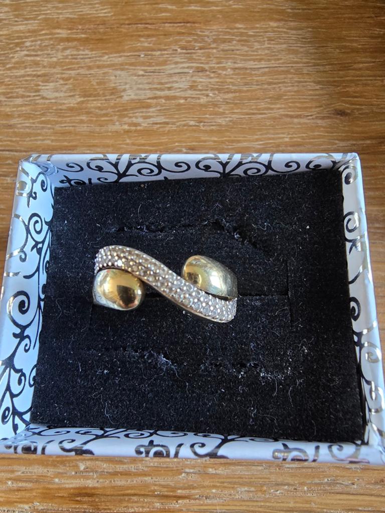 Mooie gouden ring. Maat 17, Sieraden, Tassen en Uiterlijk, Broches, Minder dan 4 cm, Nieuw, Ophalen of Verzenden, Goud