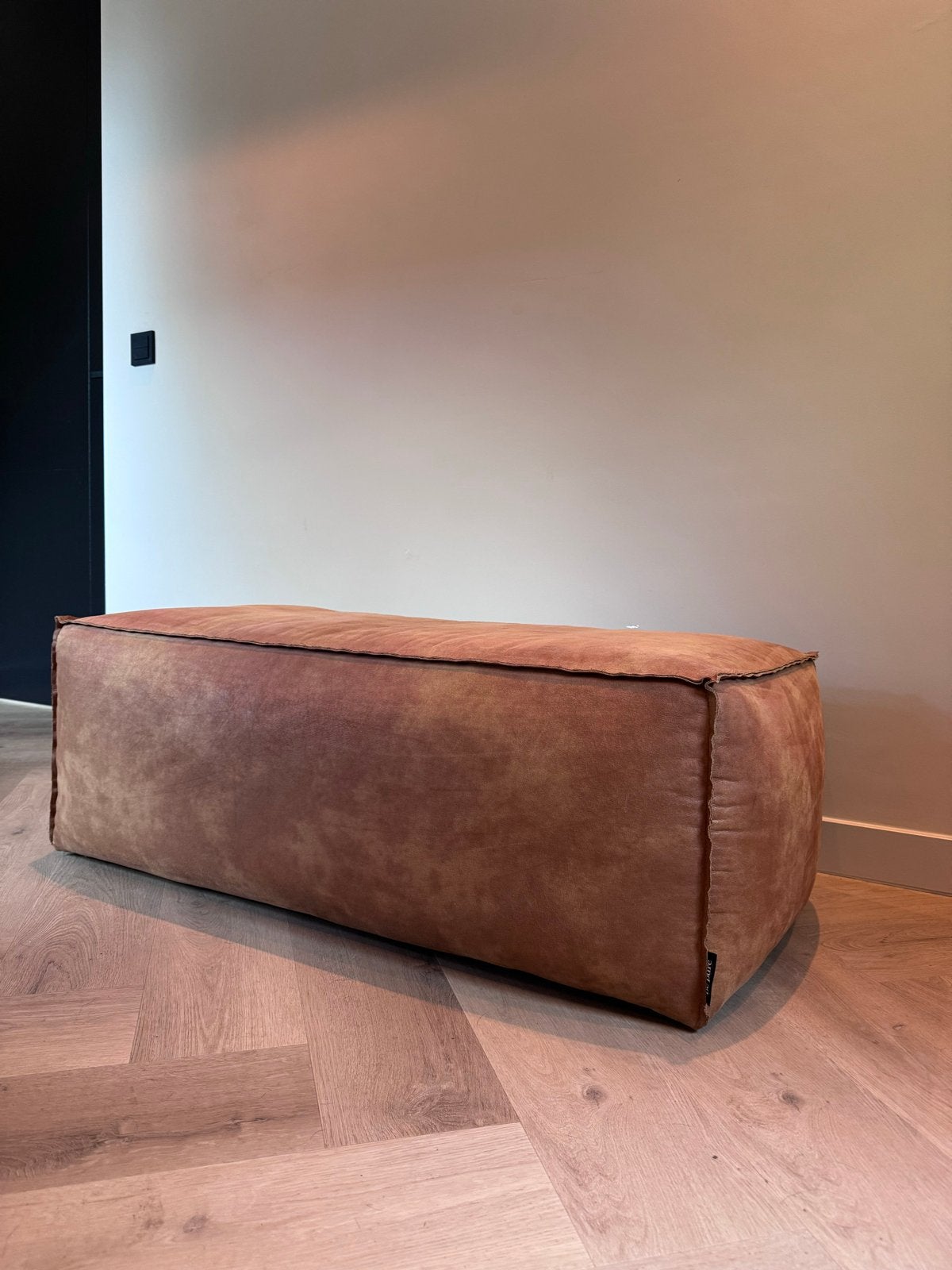 WOOOD Be pure Lange poef/voetenbank cognac, Ophalen, Gebruikt, 125 cm of meer, Stof