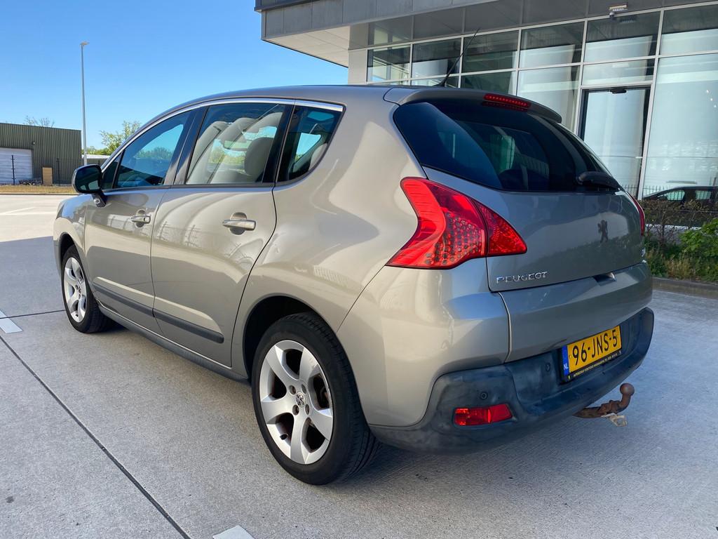 Peugeot 3008 1.6 VTi Première AIRCO/CLIMA/PDC/NAPPANO, Voorwielaandrijving, Stof, Gebruikt, Zwart